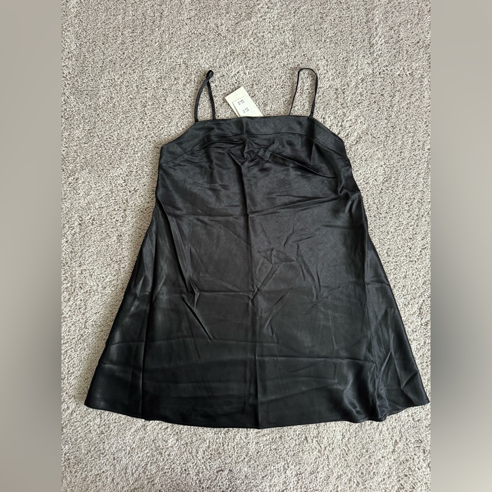 Women’s Abercrombie & Fitch black silk like dress size medium petite.